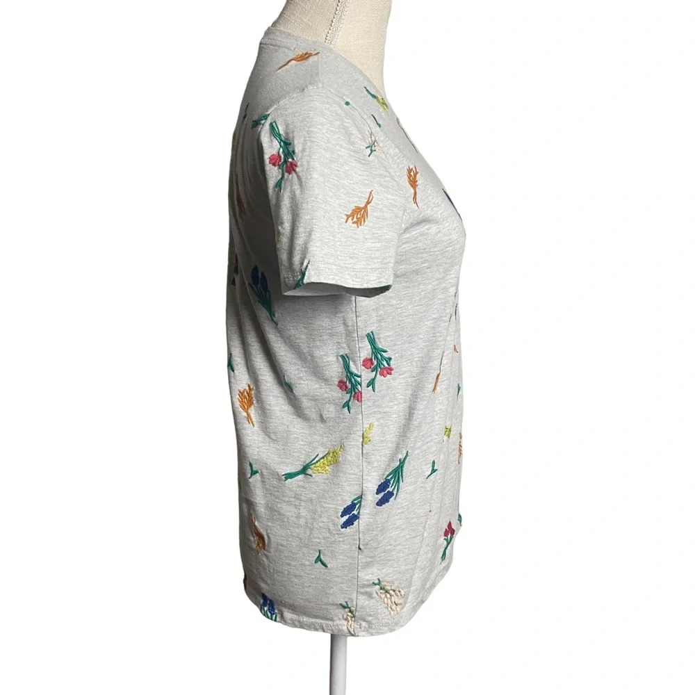 Lucky Brand Allover Embroidered Floral Tee- Heather Gray- Medium - Picture 10 of 13